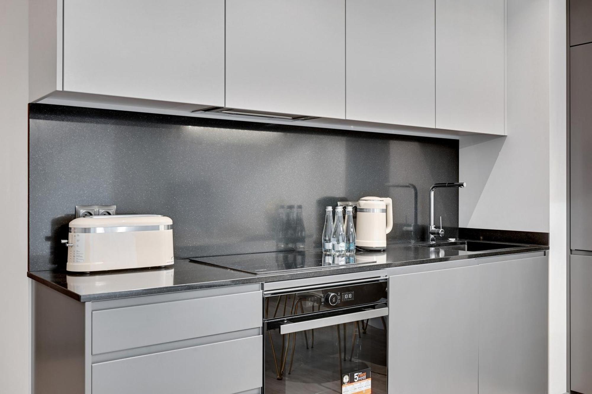 Scala City Center Premium Apartments With Parking By Lion Apartments Γκντανσκ Εξωτερικό φωτογραφία