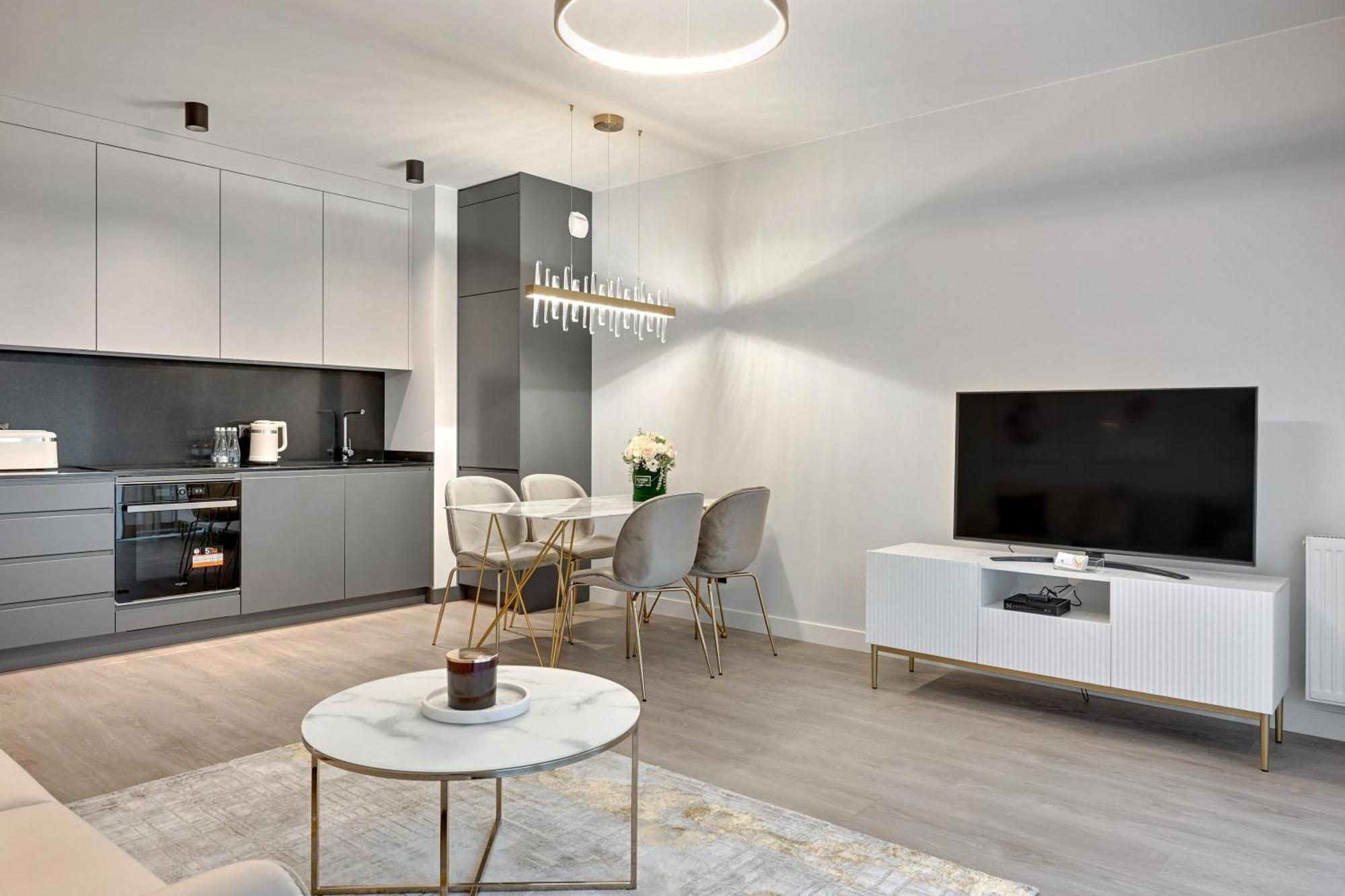 Scala City Center Premium Apartments With Parking By Lion Apartments Γκντανσκ Εξωτερικό φωτογραφία